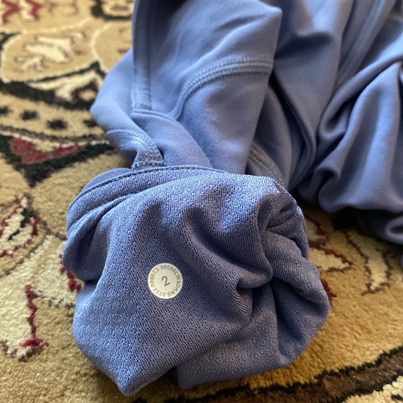 Lululemon groove pants in water drop, size 2 - Picture 4 of 6